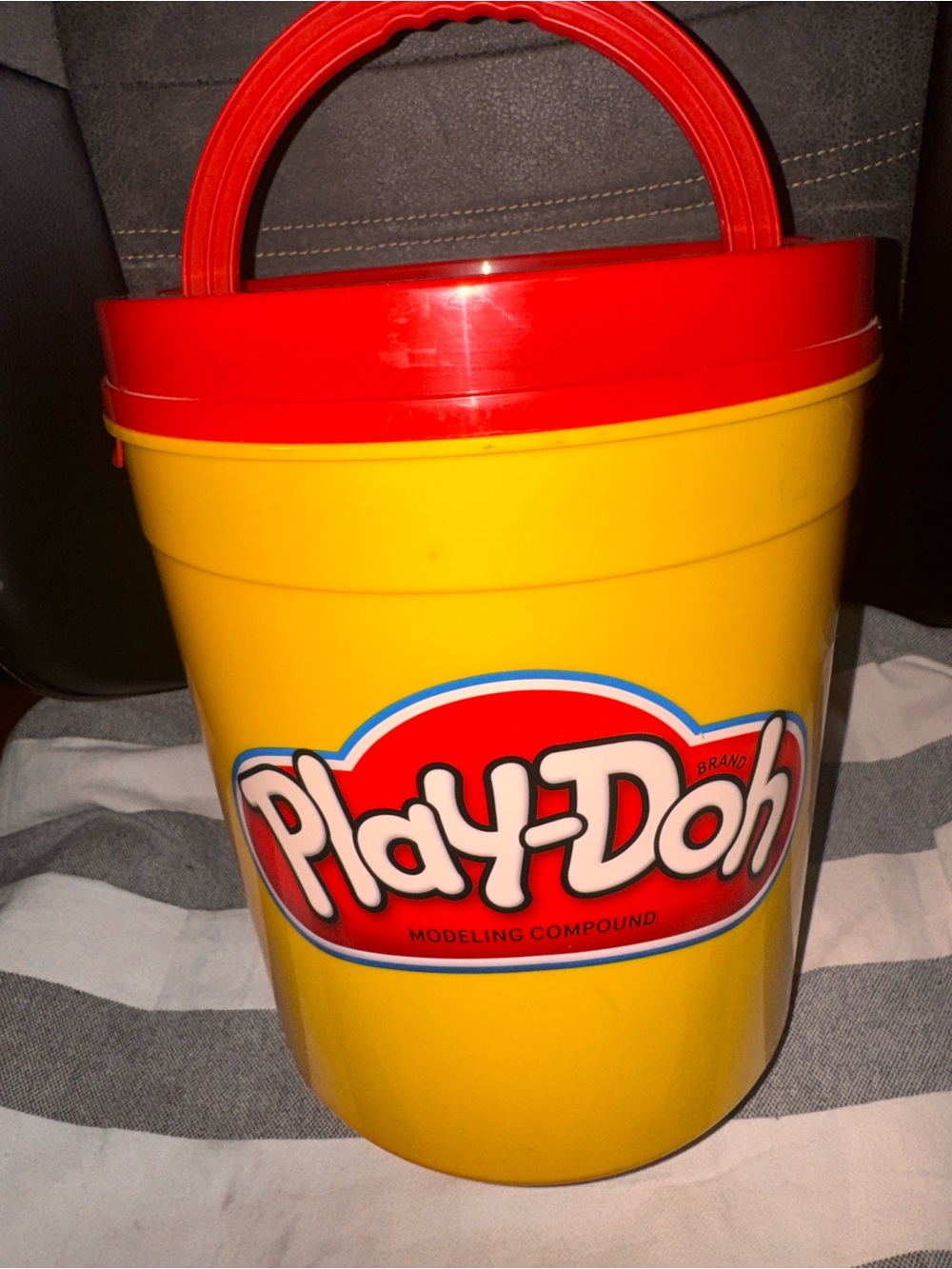 2013 Play-Doh Modeling Compound BIG Bucket - Yellow Body with Red Lid